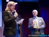 Overhandiging eerste boek Bevrijding Blijham en Wedderveer aan burgemeester Janneke Snijder